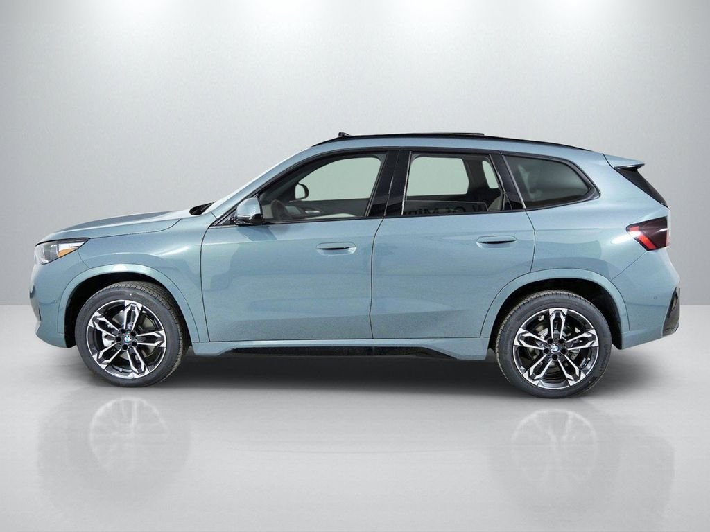 Used 2026 Cape York Green Metallic BMW xDrive28i image 16