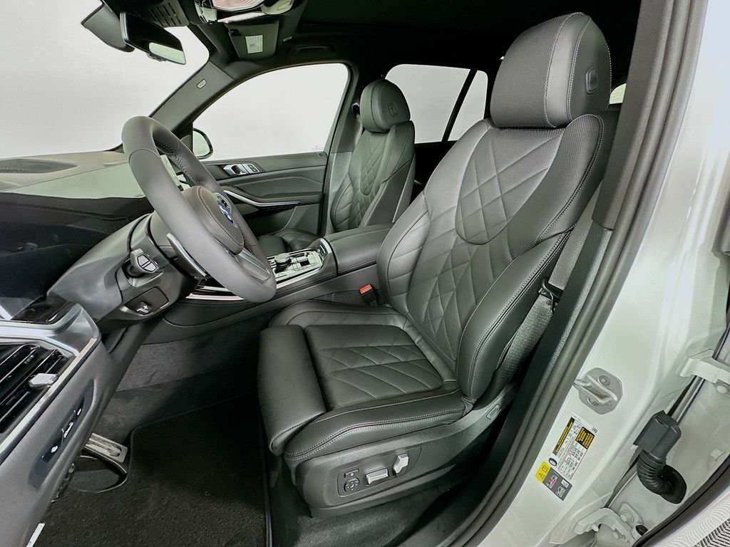 New 2026 Mineral White Metallic BMW xDrive50e image 16