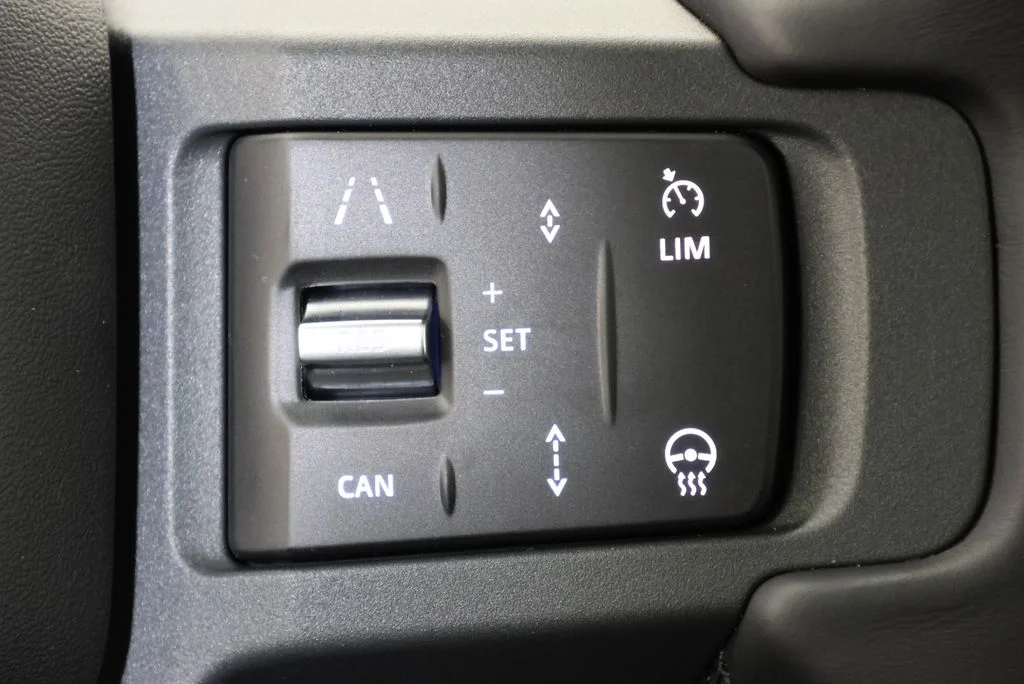 2026 Land Rover Defender X-Dynamic SE - Photo 19