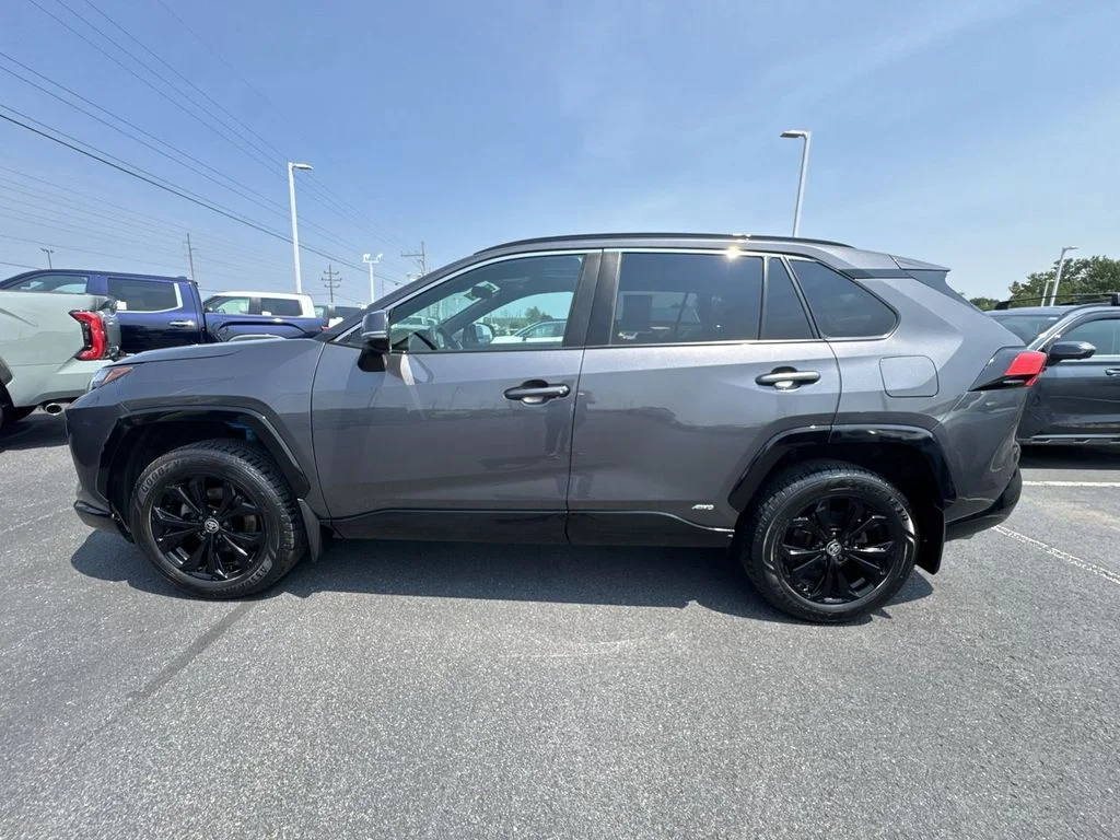 Used 2022 Gray Toyota SE image 5