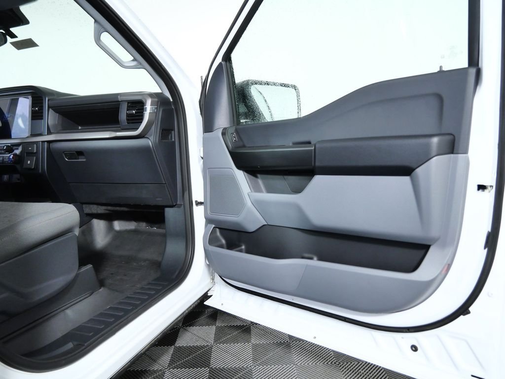 Used 2025 White Ford XL image 10