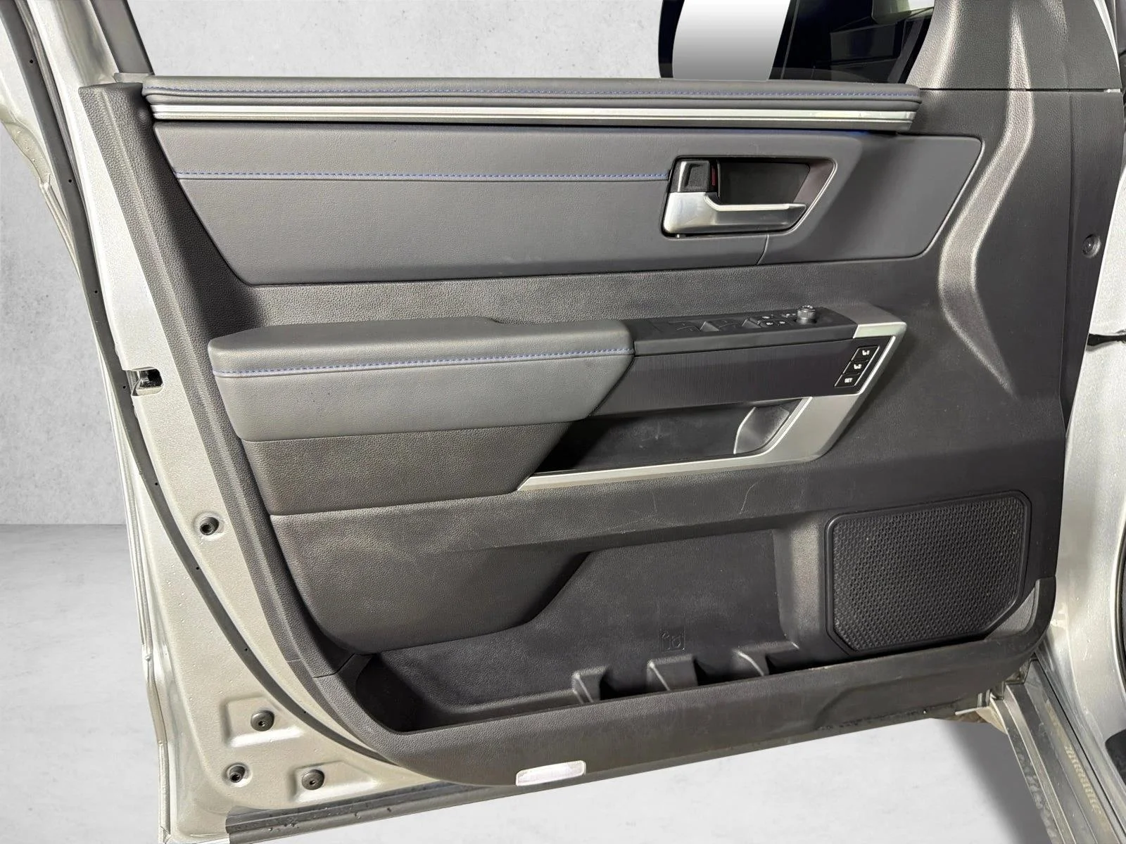 Used 2023 Silver Toyota Platinum Hybrid image 11