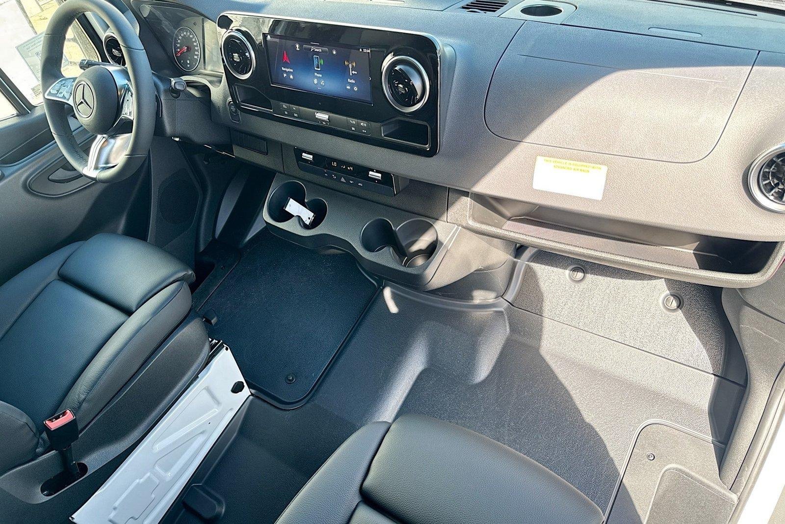 New 2026 Arctic White Mercedes-Benz  image 24