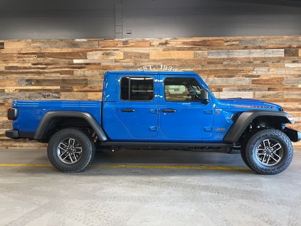 New 2026 Hydro Blue Pearl-Coat Exterior Paint Jeep Mojave image 50