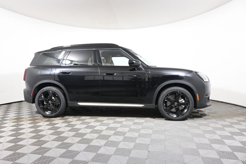 New 2026 Black MINI Iconic image 8