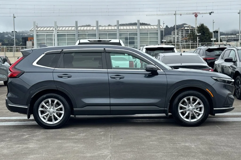Used 2024 Gray Metallic Honda EX-L image 3