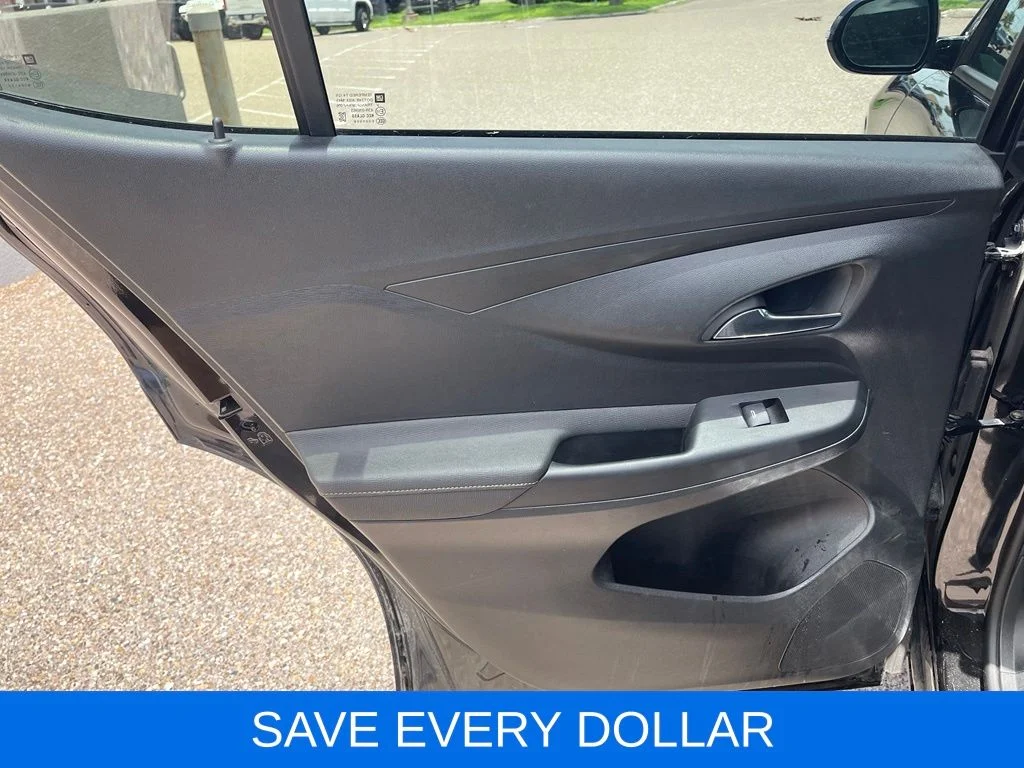 Used 2025 Black Buick Avenir image 15