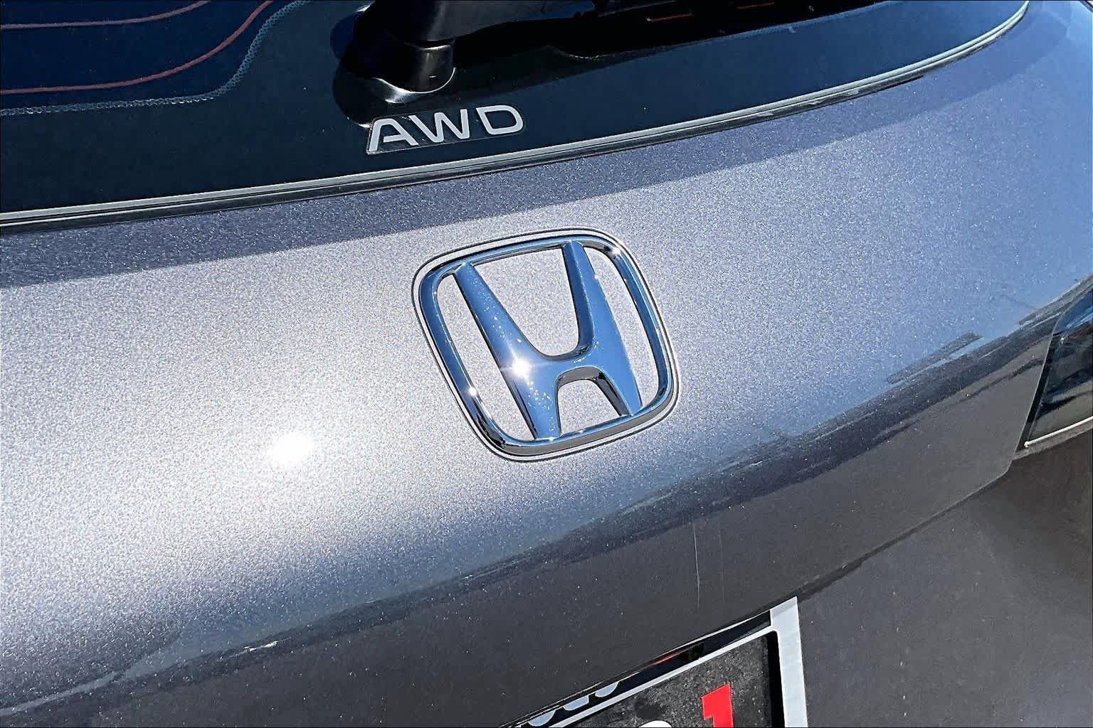 Used 2023 Modern Steel Metallic Honda LX image 10