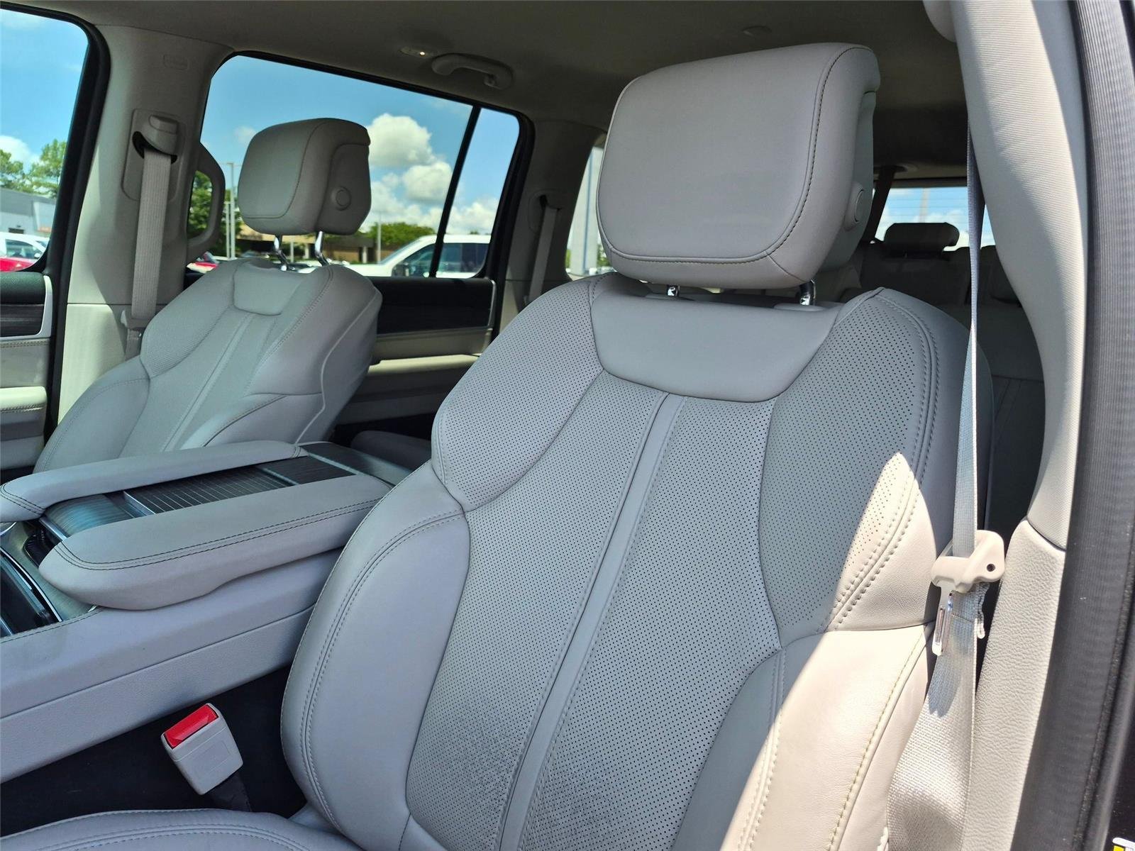 Used 2023 Baltic Gray Metallic Clearcoat Jeep Series II image 13