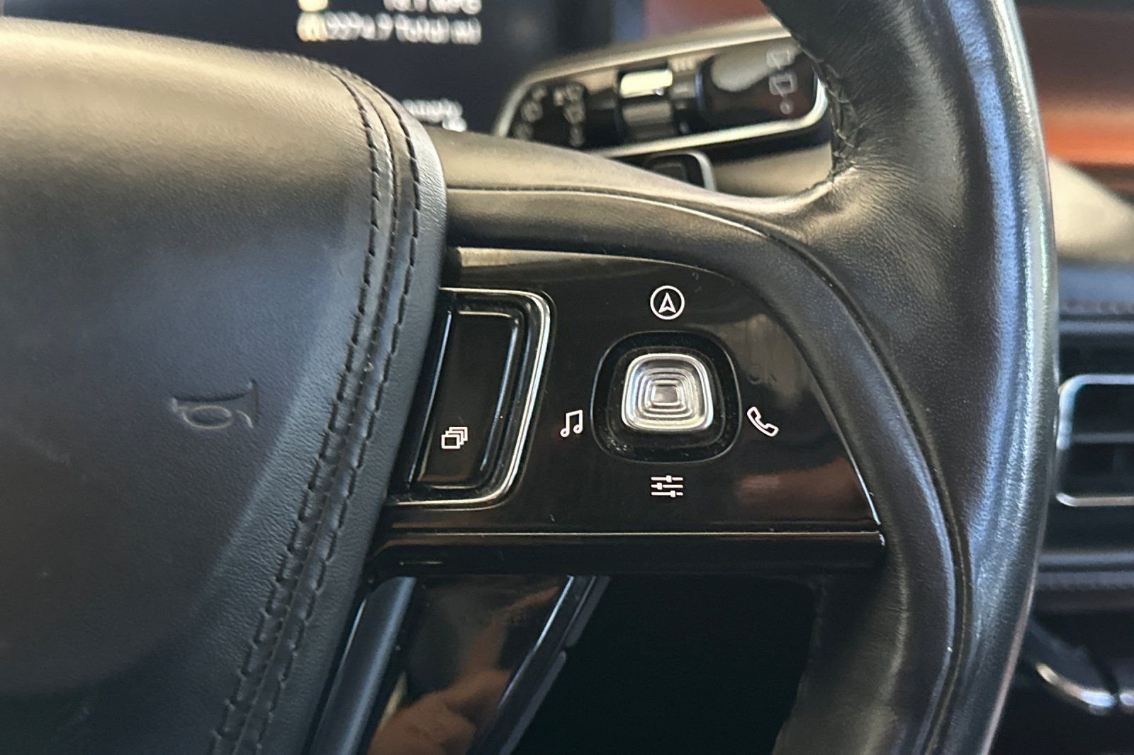 Used 2020 Black Lincoln Reserve image 29