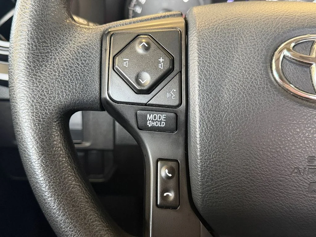 Used 2019 White Toyota SR image 28