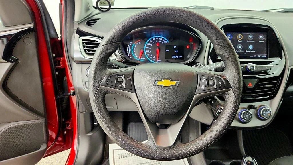 Used 2022 Crimson Chevrolet 4dr Hatchback CVT 1LT image 13