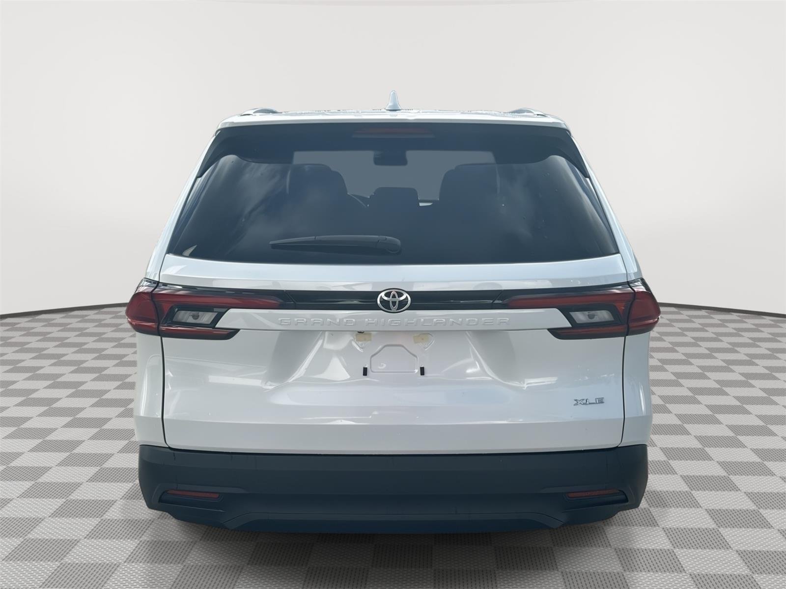 New 2026 Wind Chill Pearl <sup>1</sup> Toyota  XLE image 6