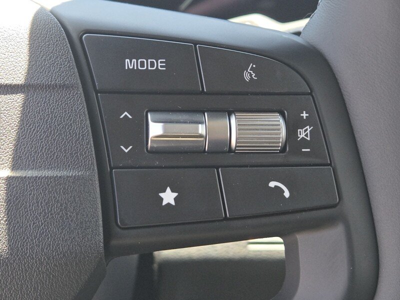 2026 Kia Sportage SX - Photo 13