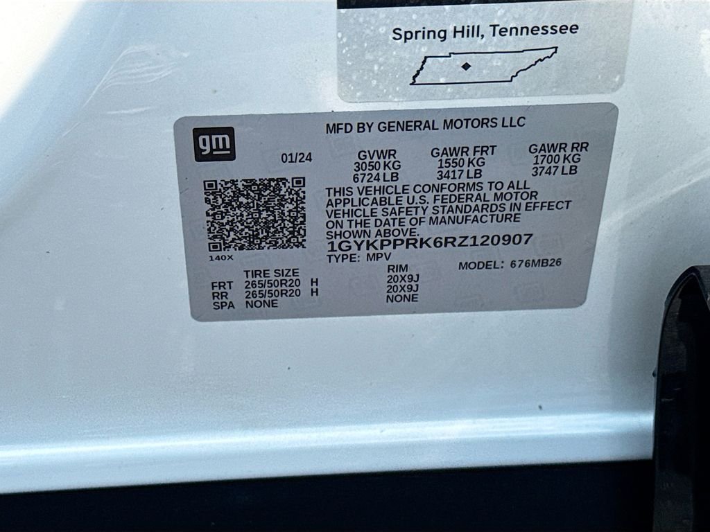 Used 2024 Crystal White Tricoat Cadillac Luxury image 31