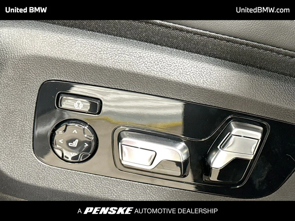 Used 2026 Skyscraper Grey Metallic BMW xDrive40i image 4