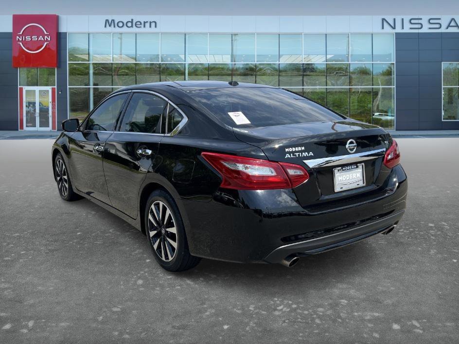 Used 2018 Super Black Nissan 2.5 SL image 7