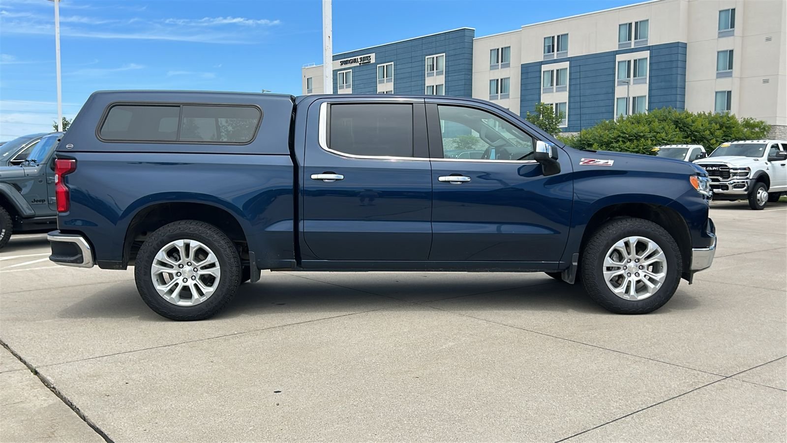Used 2022 Blue Chevrolet LTZ image 3