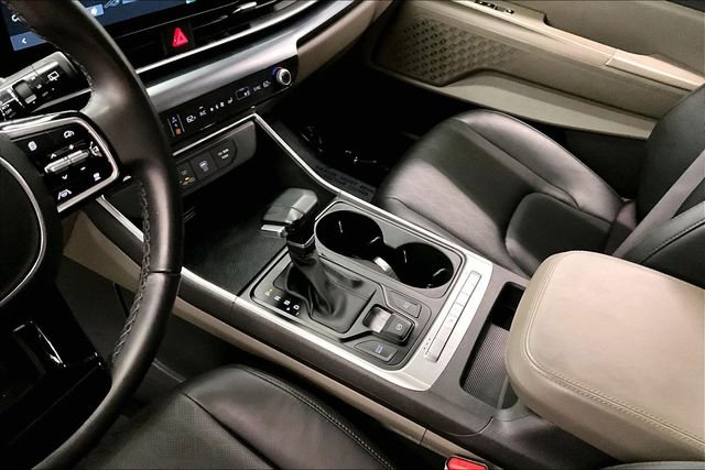 2025 Kia Carnival LXS - Photo 17