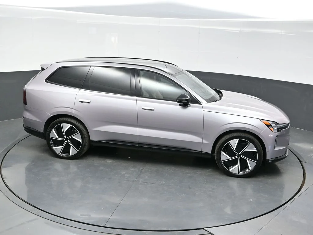 New 2026 Aurora Silver Volvo Ultra image 31