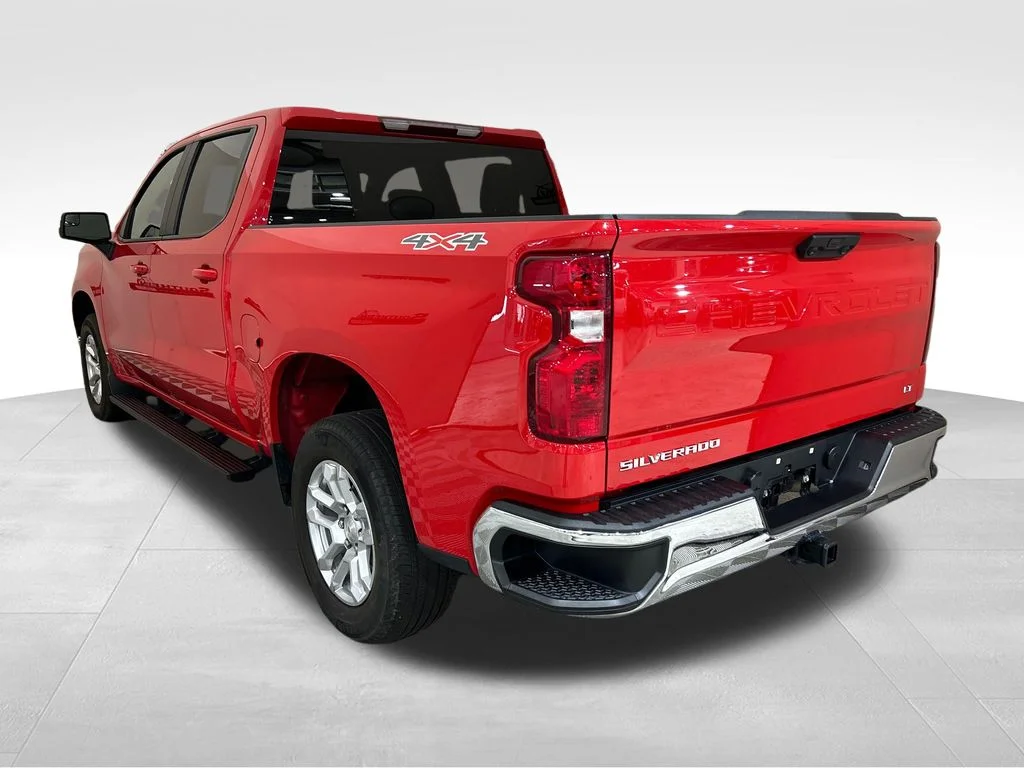Used 2023 Red Chevrolet LT image 3
