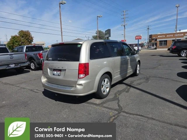 Used 2013 Beige Dodge SE image 9