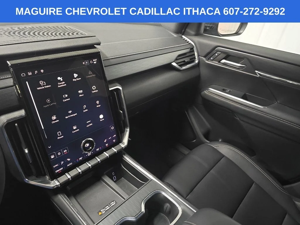 Used 2024 Silver GMC Elevation image 25