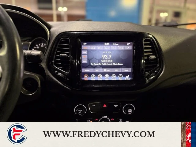 Used 2019 Gray Jeep Limited 4x4 image 15