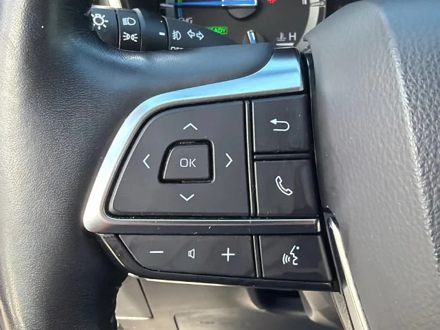 Used 2021 Black Toyota Hybrid Platinum image 25