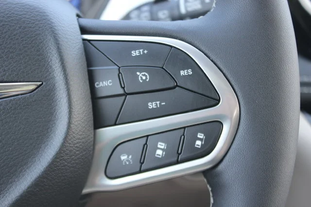 Used 2024 White Chrysler Select Road Tripper image 15