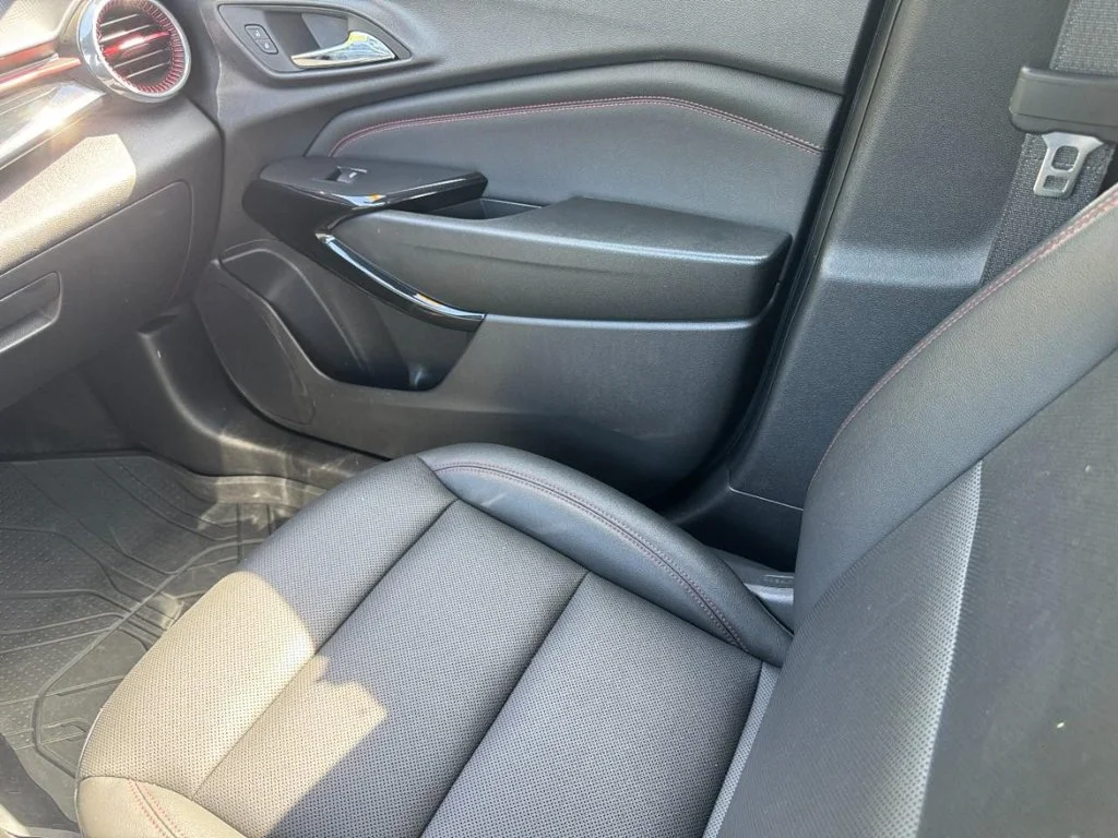 Used 2025 Black Metallic Chevrolet 2RS image 17