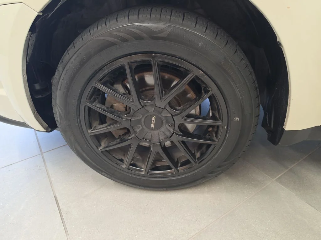 Used 2020 White Dodge SE image 33