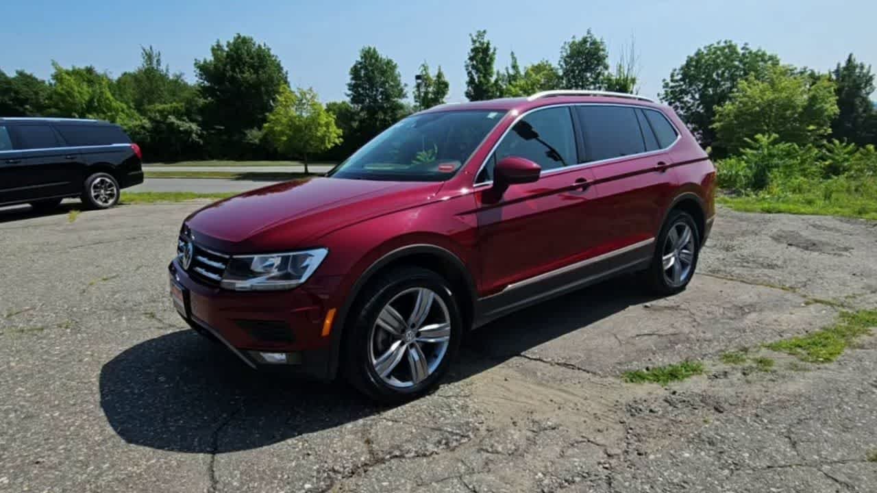 Used 2021 Red Volkswagen SEL image 4