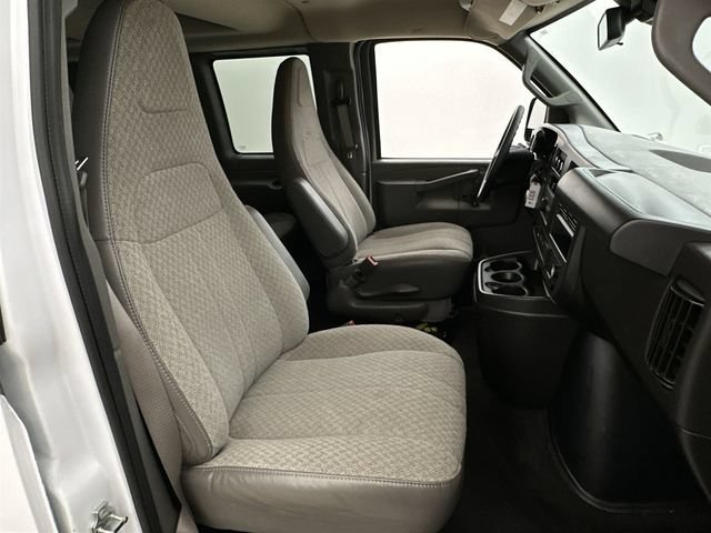 2025 Chevrolet Express Passenger LT - Photo 14