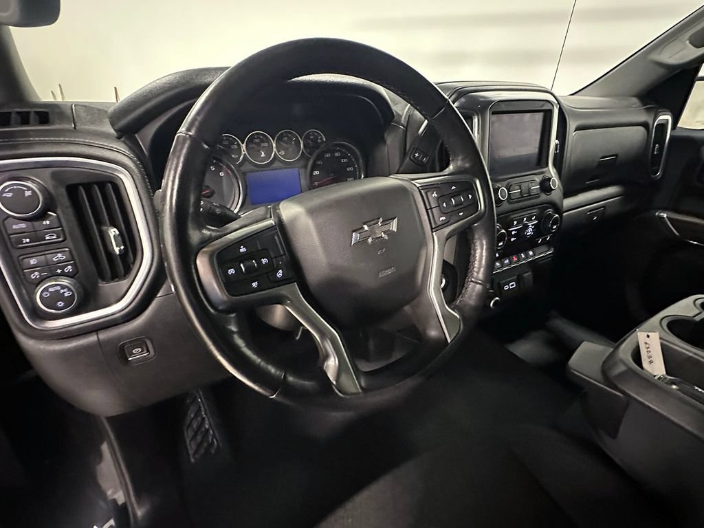Used 2019 BLACK Chevrolet RST image 24