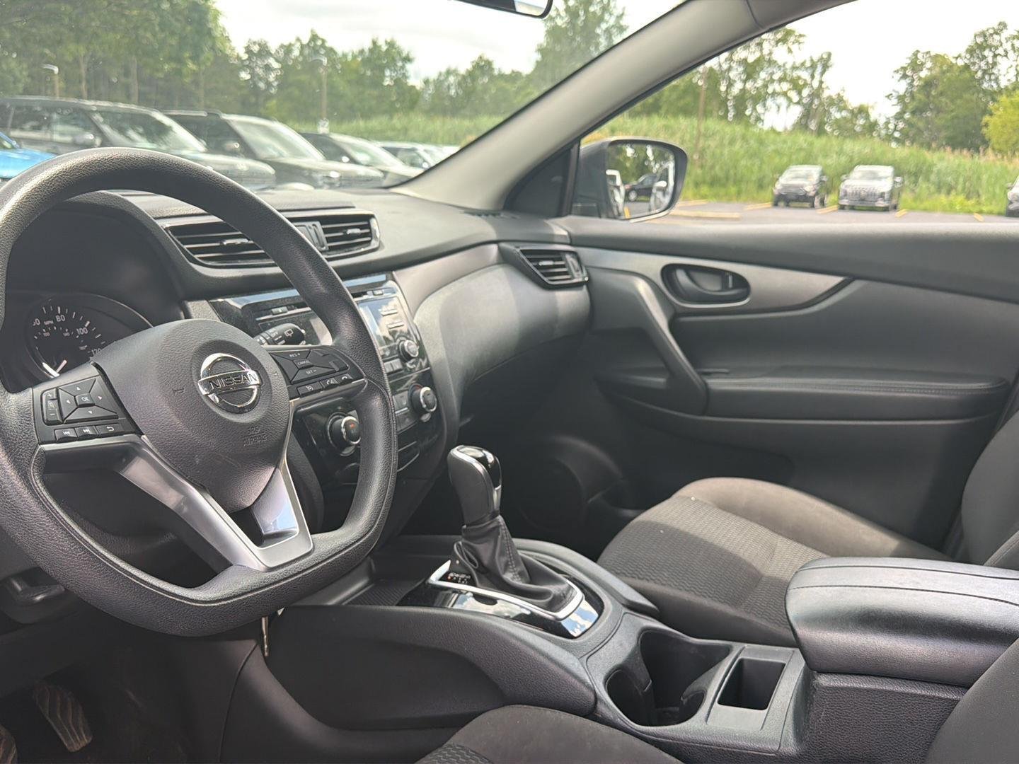 Used 2018 Magnetic Black Nissan S image 7
