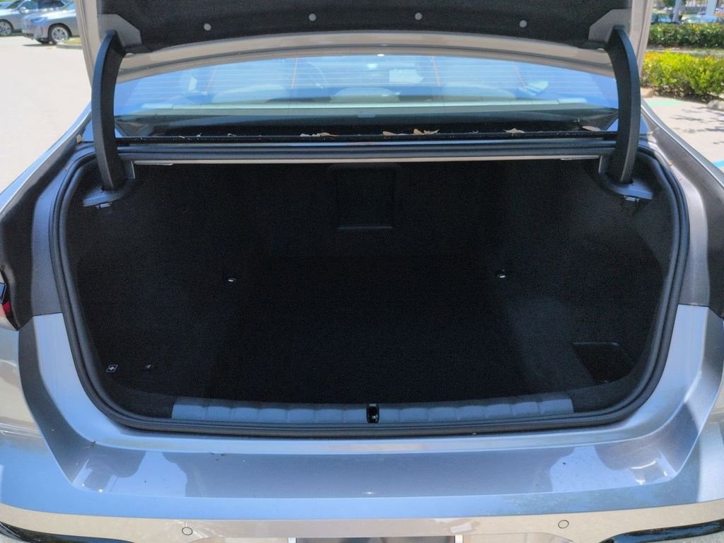 New 2026 Oxide Grey Metallic BMW 760i xDrive image 13