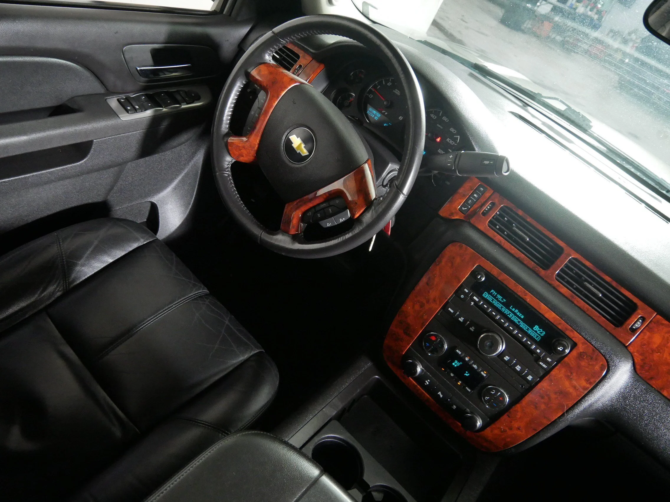 Used 2011 Mocha Steel Metallic Chevrolet LT image 9