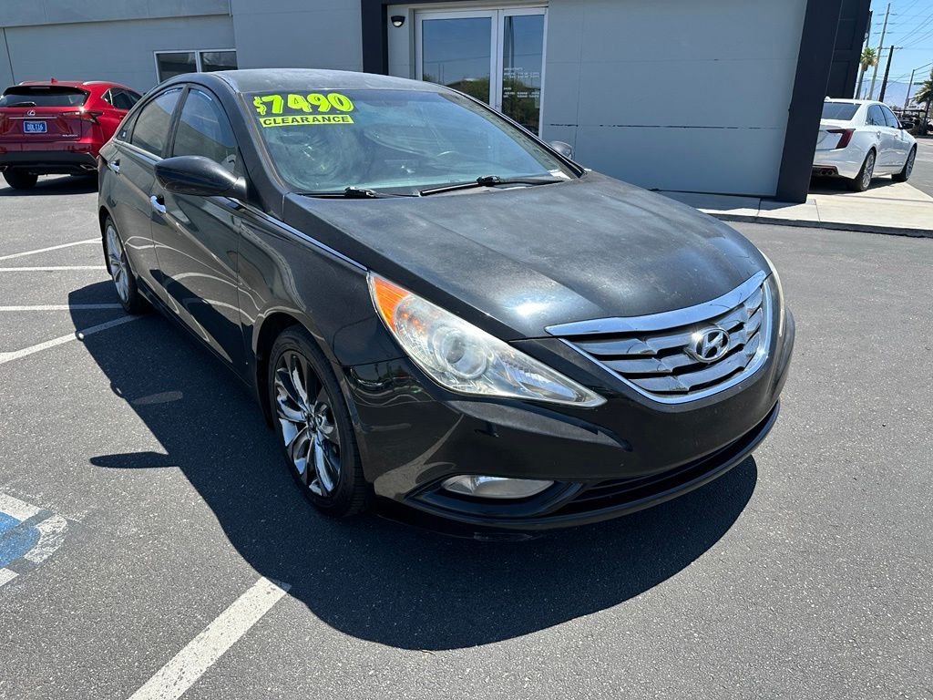 Used 2012 Black Hyundai SE image 20