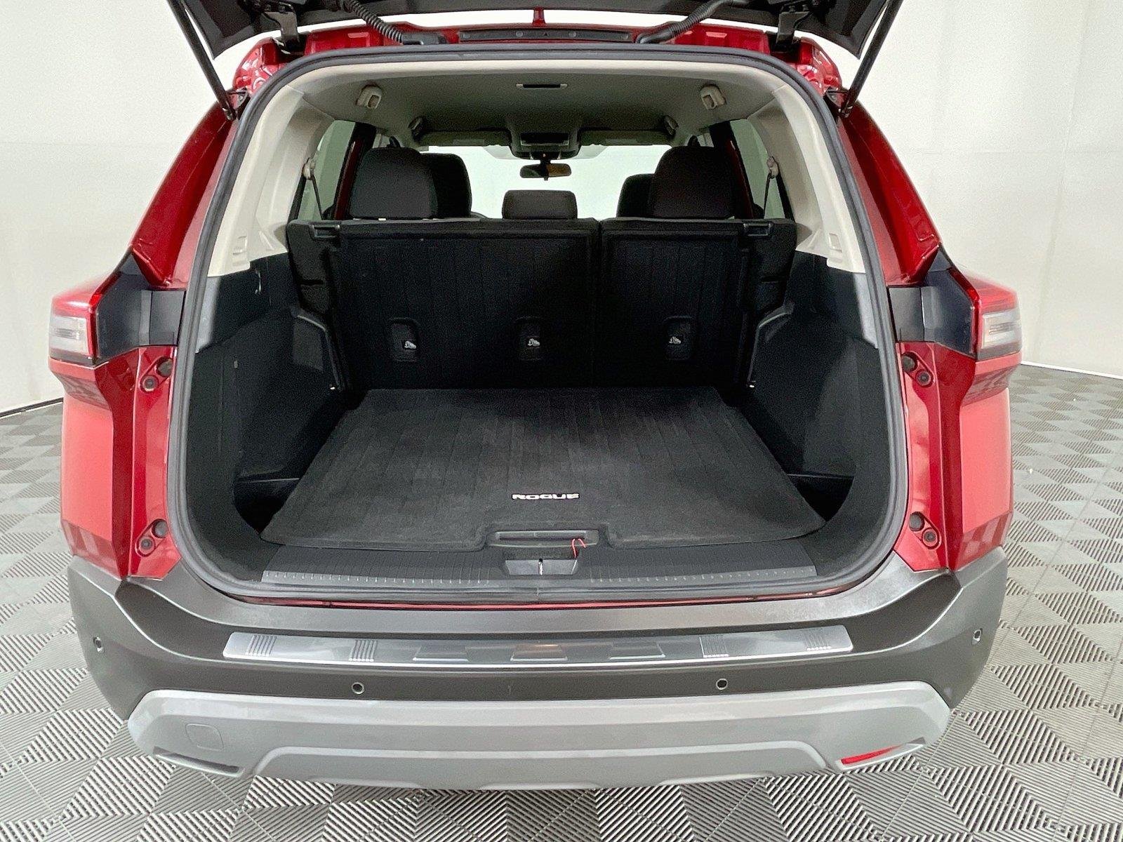 Used 2021 Scarlet Ember Tintcoat Nissan SV image 26