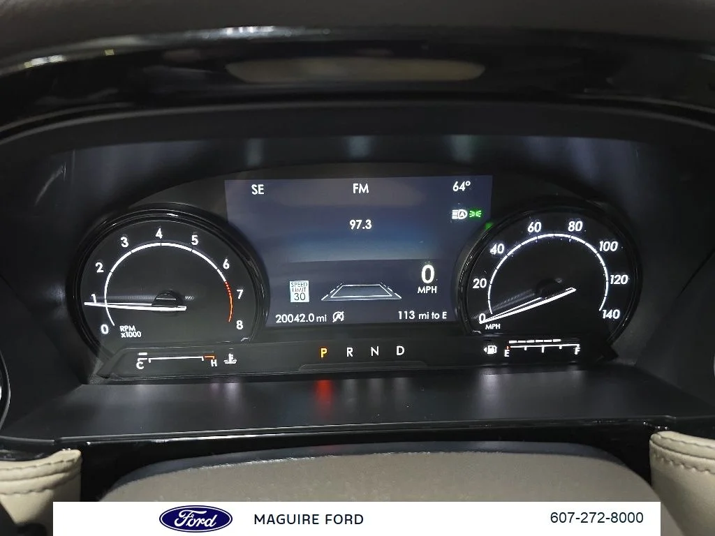 Used 2022 Red Lincoln Standard image 24