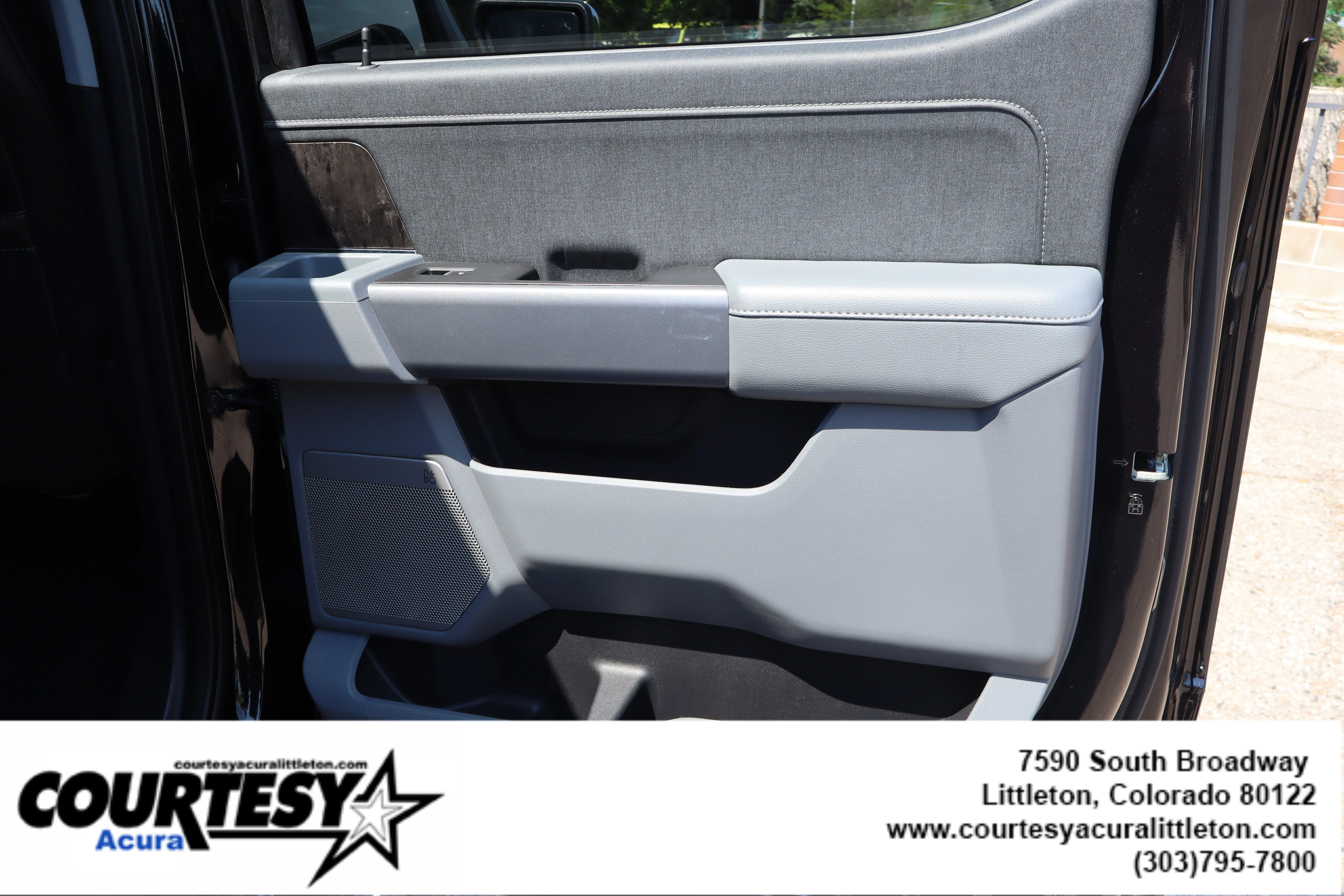 Used 2022 Black Ford LARI image 29