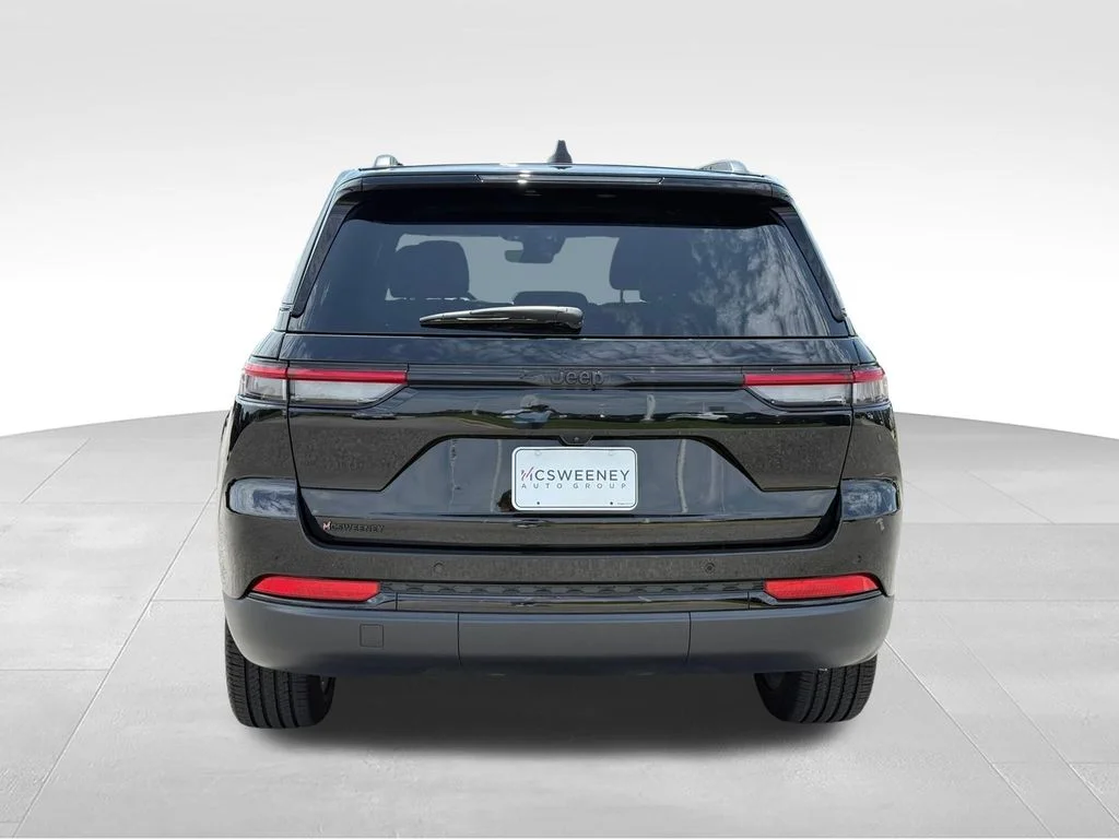 Used 2025  Jeep Altitude X image 27