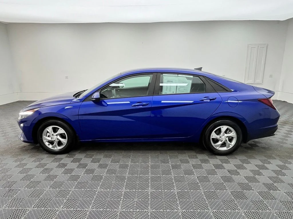 Used 2023 Blue Hyundai SE image 11
