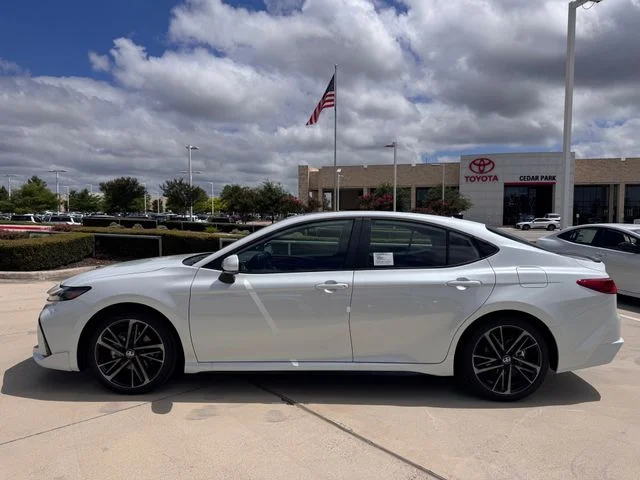 New 2026 Wind Chill Pearl <sup>1</sup> Toyota  XSE image 6