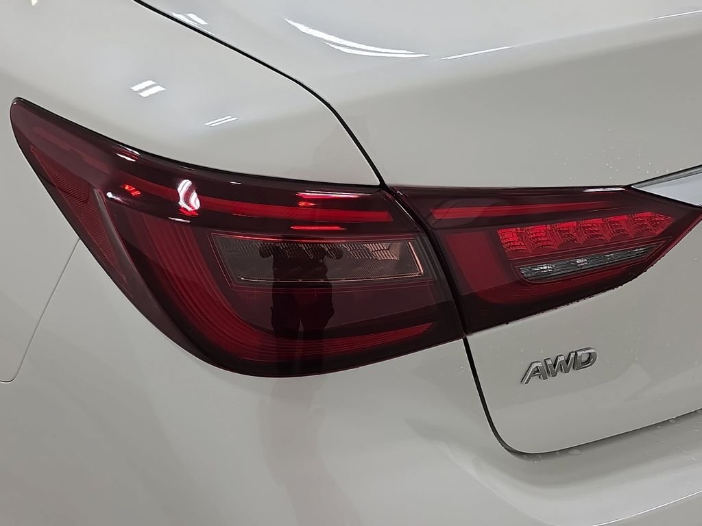 Certified Used 2023 Majestic White INFINITI LUXE image 28