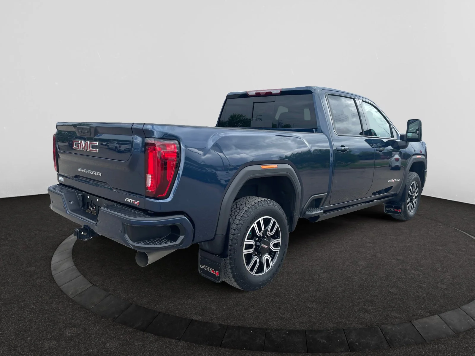 Used 2023 Blue GMC AT4 Crew Cab image 5