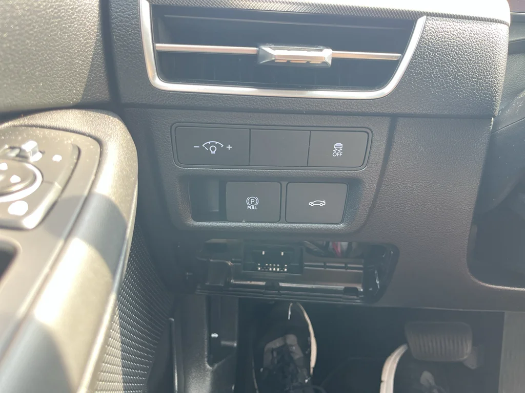 Used 2025 Serenity White Hyundai SEL Convenience image 36