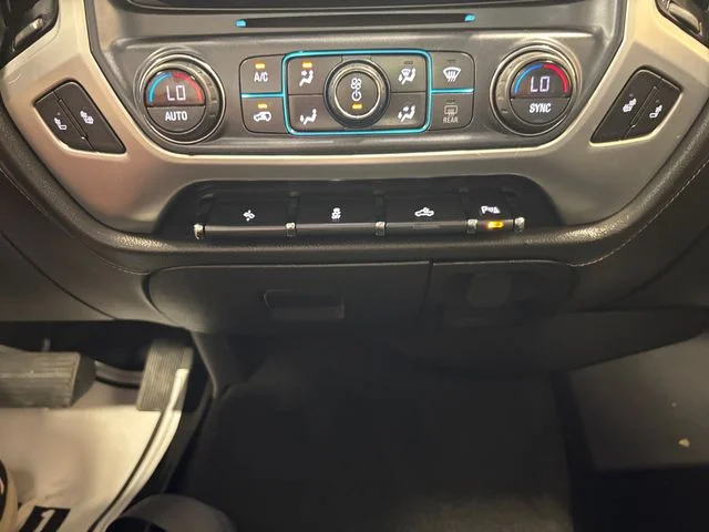 Used 2018 White GMC SLT image 22