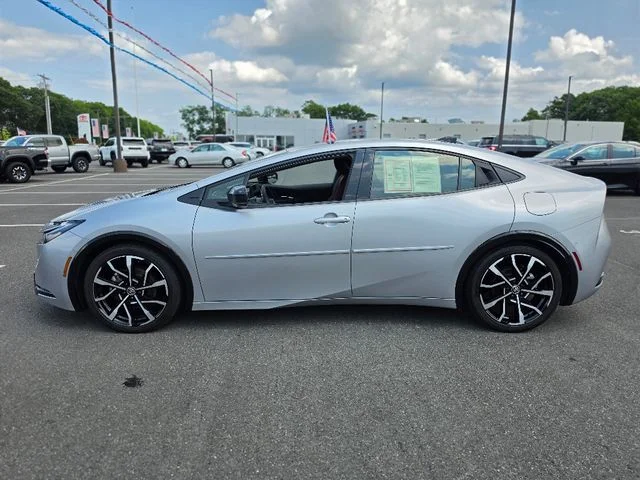 Used 2024  Toyota XSE Premium image 4